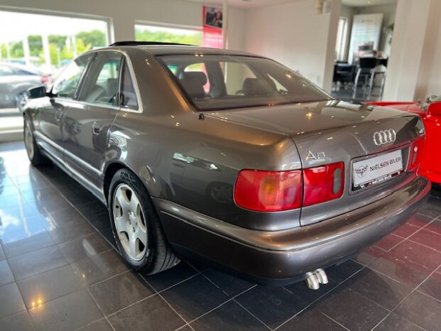 Audi A8 4,2 V8 Quattro full