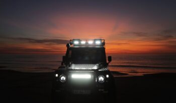 Land Rover Defender 110 full