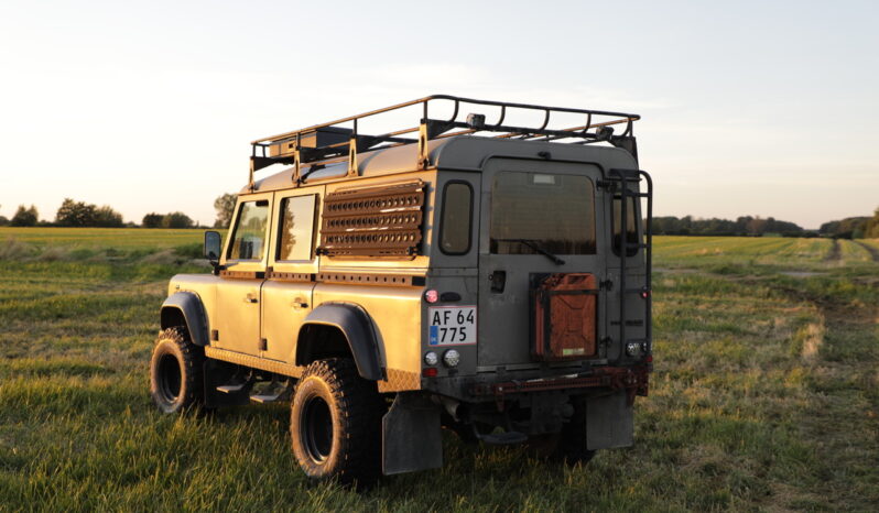 Land Rover Defender 110 full