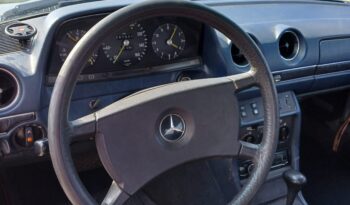 Mercedes-Benz 200-300 (W123) 300TD full