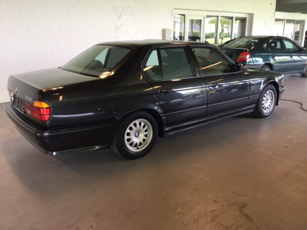 BMW 7-serie E32 750i v12 full