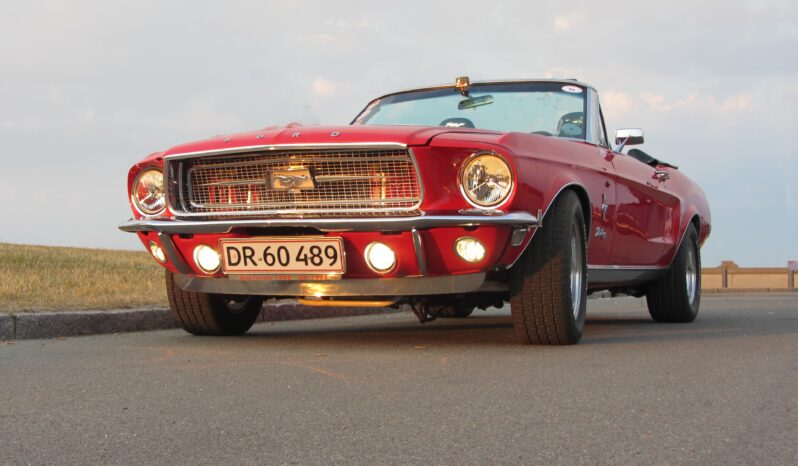 Ford Mustang 300 Convertible 7,2 full