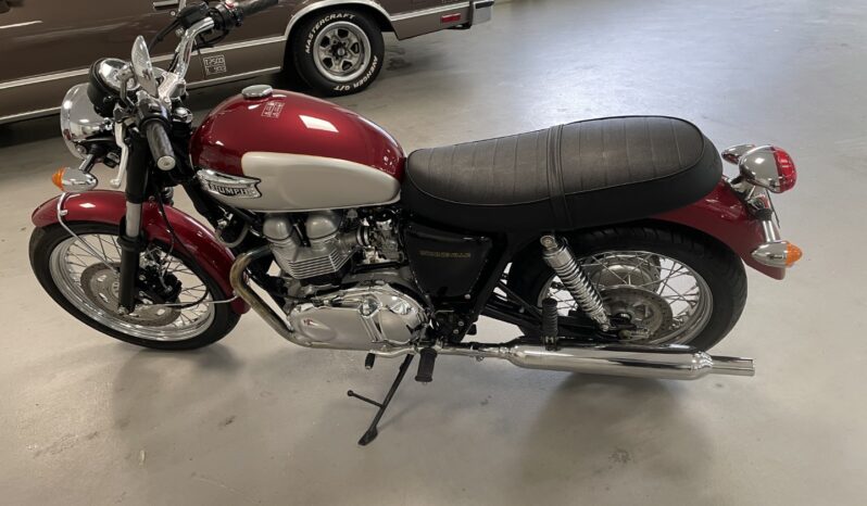 Triumph Bonneville full