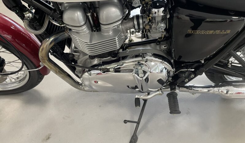 Triumph Bonneville full