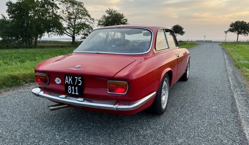 Alfa Romeo 1750 GT Veloce full