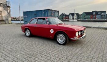 Alfa Romeo 1750 GT Veloce full