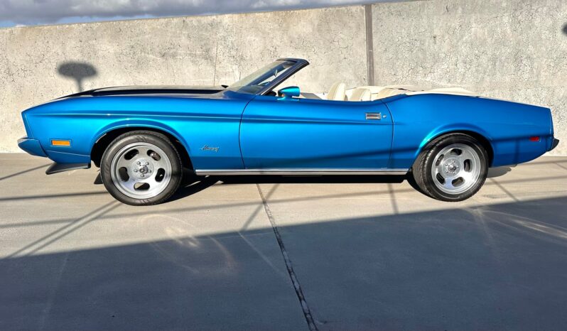 Ford Mustang 351 cui convertible full