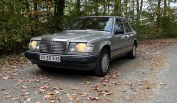 Mercedes-Benz E-Klasse (W124) 300 E full