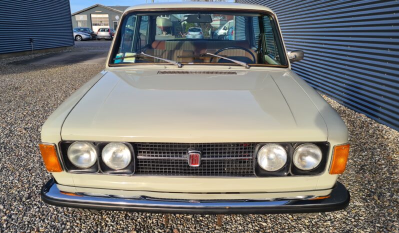 Fiat 124 Speciat T full