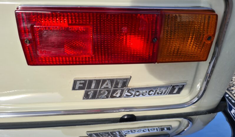 Fiat 124 Speciat T full