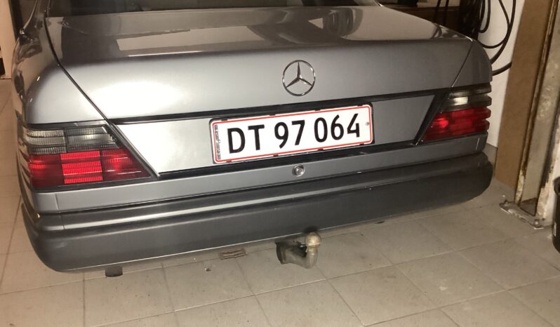 Mercedes-Benz E-Klasse (W124) C124 full