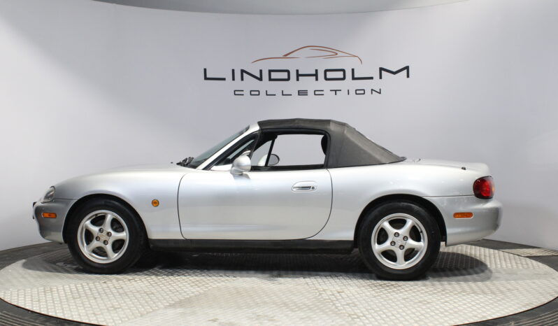 Mazda MX-5 1,6 full