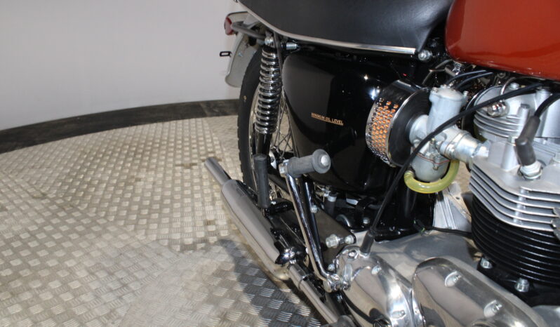 Triumph Bonneville full