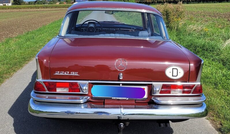 Mercedes-Benz 220-280 (W111) W111 full