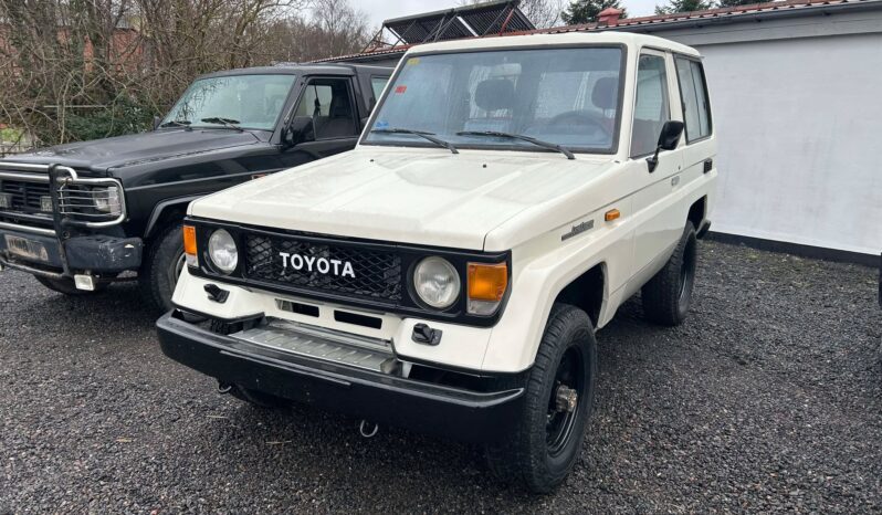 Toyota Landcruiser LJ 70 full