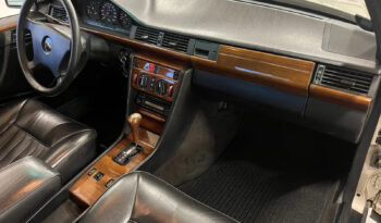 Mercedes-Benz E-Klasse (W124) 300 E 3,0 aut. full