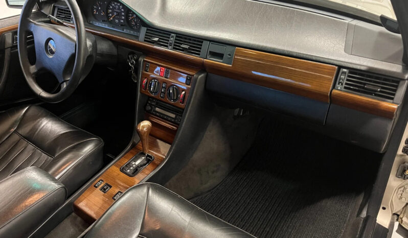 Mercedes-Benz E-Klasse (W124) 300 E 3,0 aut. full