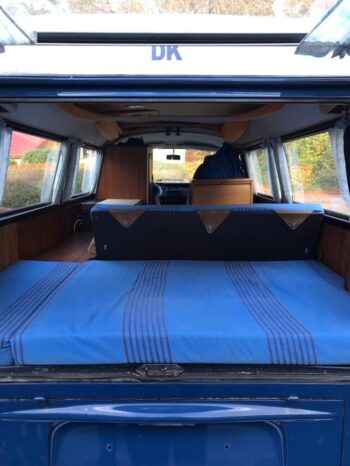 VW T2 Bay window camper van full