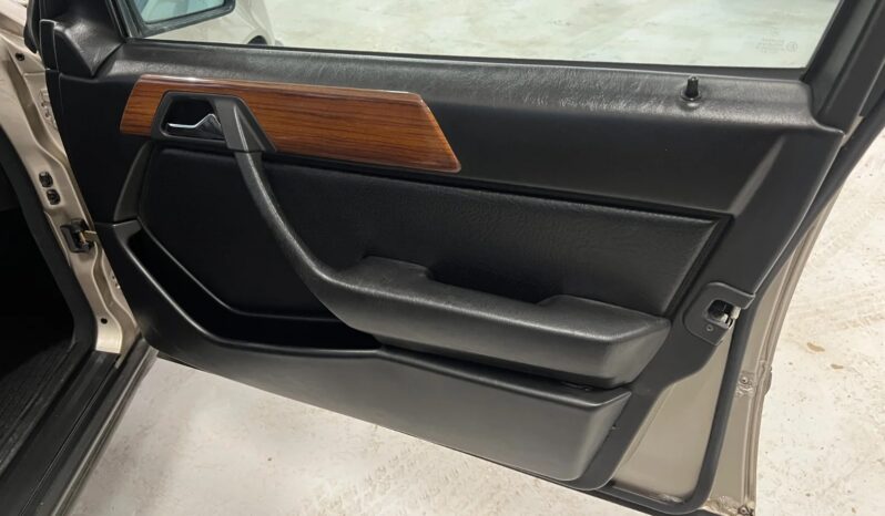 Mercedes-Benz E-Klasse (W124) 300 E 3,0 aut. full