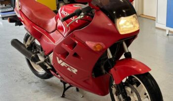 Honda VFR750F RC24 full