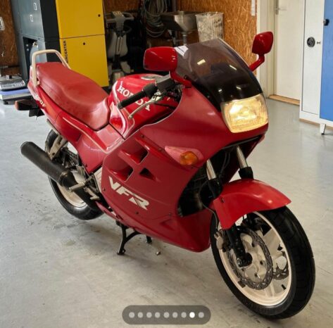 Honda VFR750F RC24 full