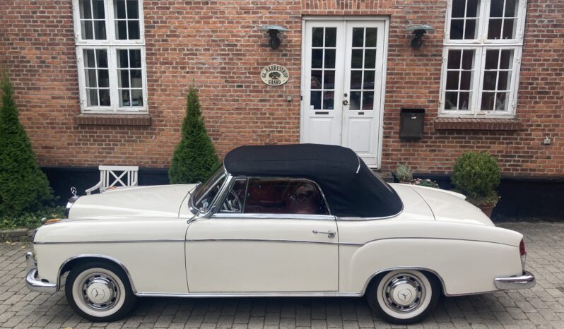 Mercedes-Benz 220 (W180) 220S Cabriolet full