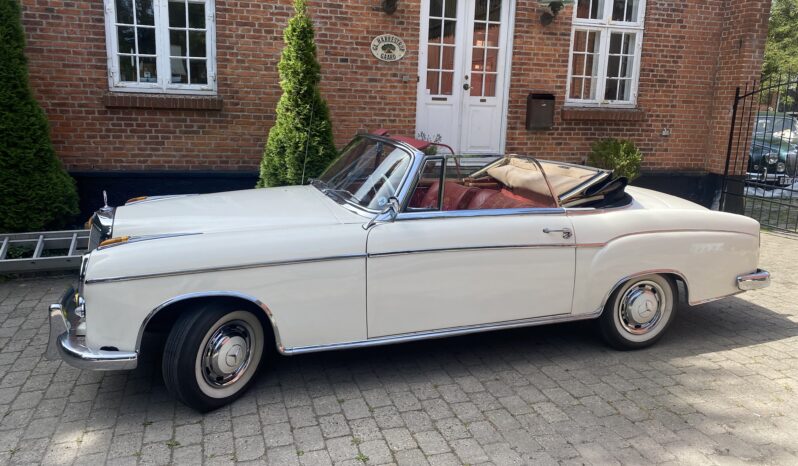 Mercedes-Benz 220 (W180) 220S Cabriolet full