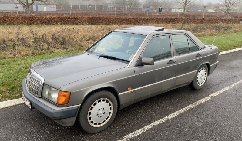 Mercedes-Benz 190 (type 201) 190E 2.0 full