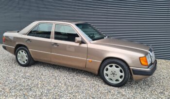 Mercedes-Benz E-Klasse (W124) 300 D full