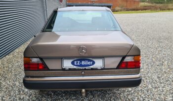 Mercedes-Benz E-Klasse (W124) 300 D full