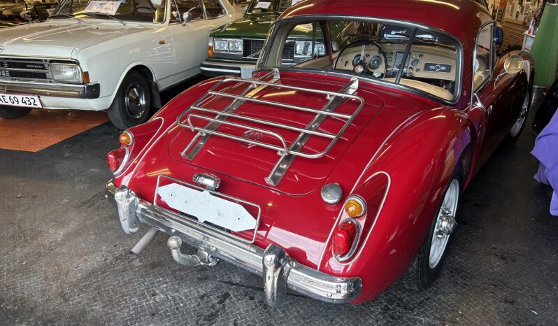 MG MGA coupe full