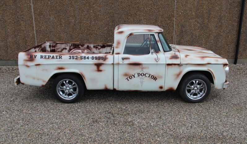 Dodge D100 Pick Up full