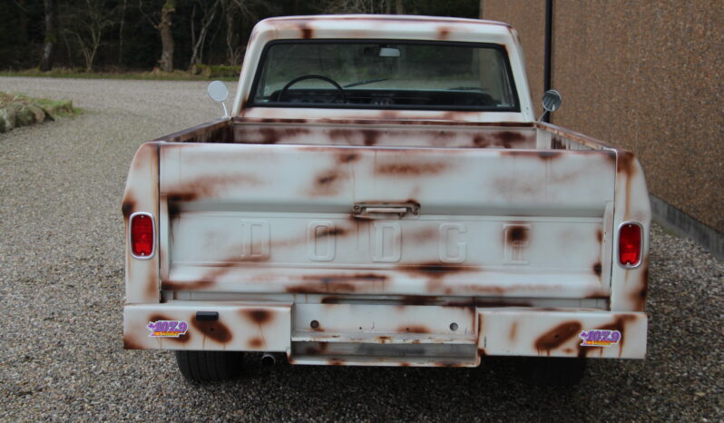 Dodge D100 Pick Up full