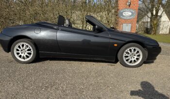 Alfa Romeo Spider 2000 full