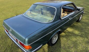 Mercedes-Benz 200-300 (W123) 230CE full