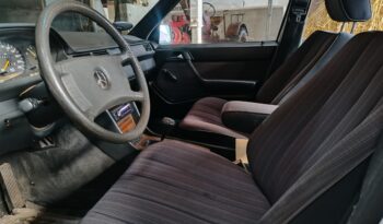 Mercedes-Benz E-Klasse (W124) 200 full