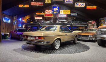 Mercedes-Benz 200-300 (W123) 280ce full