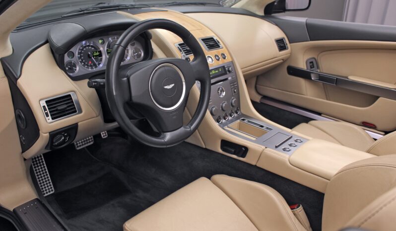 Aston Martin DB9 Volante full