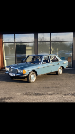 Mercedes-Benz 200-300 (W123) 200 full