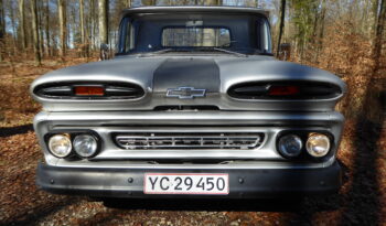 Chevrolet C10 Apache Pickup full