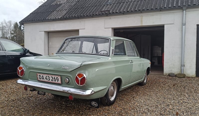 Ford Cortina 1200 Deluxe full