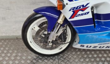 Suzuki RGV 250 Gamma full