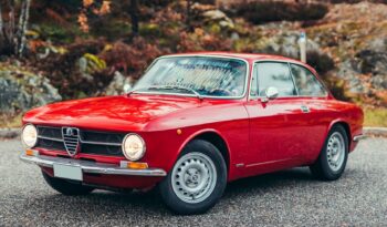 Alfa Romeo GT 1300 Bertone full
