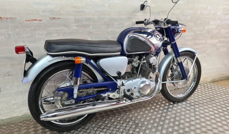 Honda Dream CB 72 250cc Super Sport full