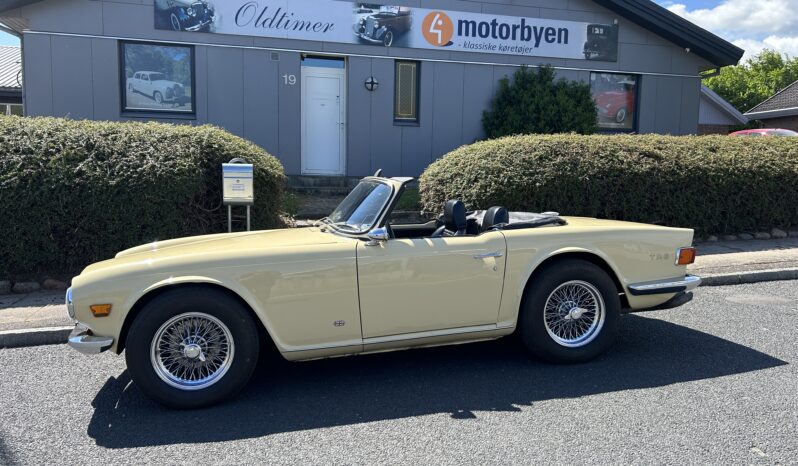 Triumph TR6 roadster