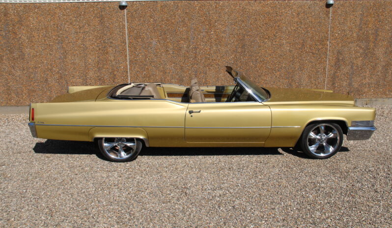 Cadillac DeVille Cab full