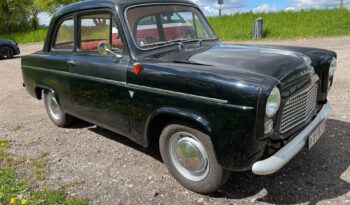 Ford Anglia 100E Deluxe full