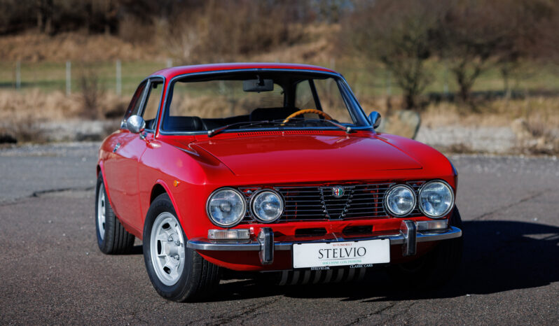 Alfa Romeo 2000 GT Veloce full
