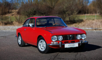 Alfa Romeo 2000 GT Veloce full