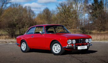 Alfa Romeo 2000 GT Veloce full